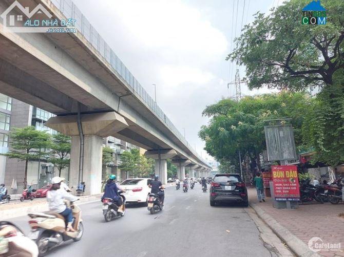 Bán Tòa nhà Mặt phố Hồ Tùng Mậu, Cầu Giấy 51m MT 5m 15tỷ Lô góc, vỉa hè 8m Kinh doanh
