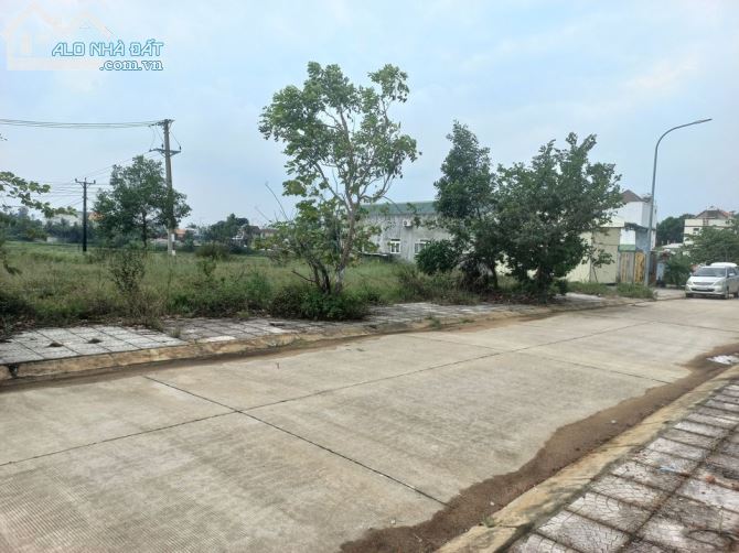 Hot! Bán lô đất thuộc khu dân cư Đồng Cũ xã Bình Long Bình Sơn Quảng Ngãi 250m2