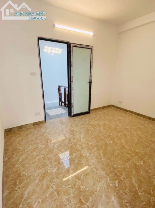 BÁN NHÀ PHỐ NAM DƯ, GIÁP TÂY TRÀ. 43M*5T*MT3,5M. CHÀO 3,6 TỶ. NGÕ NÔNG , Ô TÔ ĐỖ CỔNG. - 3