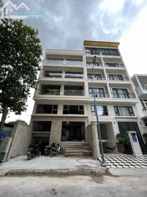 Cho thuê tòa VP mới hầm 6 tầng 800m2 trung tâm Q2