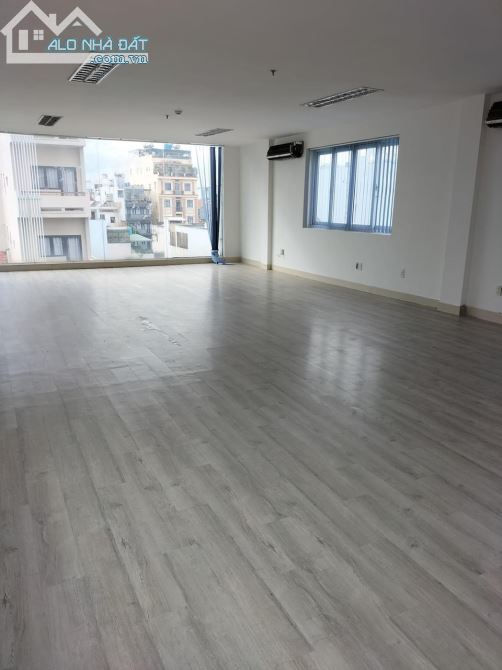 Cho Thuê Văn Phòng Quận 2, Bao Thuế Phí, Free Xe Máy, 75m-90m2, View Kính