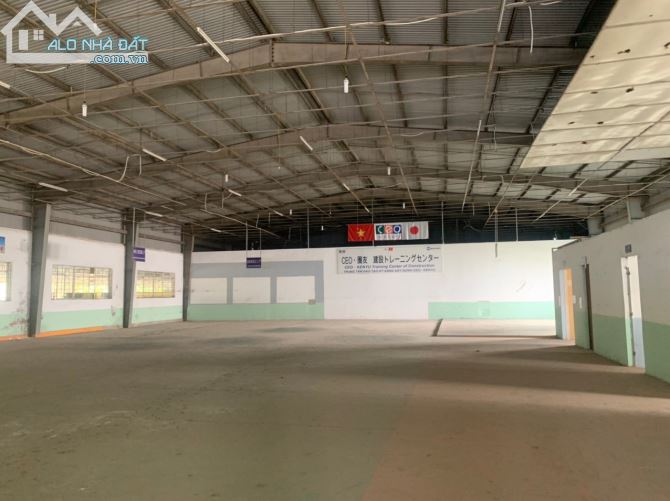 Cho thuê 8.000 m2 kho xưởng tại km14 mặt đường Đại Lộ Thăng Long , Hoài Đức