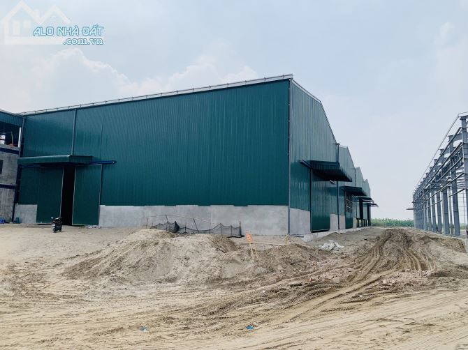 Cho thuê 1000m2 và 2000m2 có sẵn ray cẩu tải trọng 30 tấn