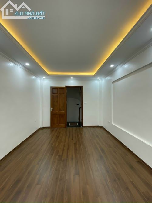 Hoàng Liệt- Giải Phóng 35m- 5 tầng- 5.3 tỷ - 2