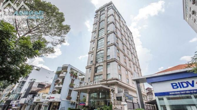 BÁN KHÁCH SẠN 3 SAO ĐƯỜNG 3/2 P.12 Q.10 (14X32M) CN:443M2 QUY MÔ 80P GIÁ 320 TỶ