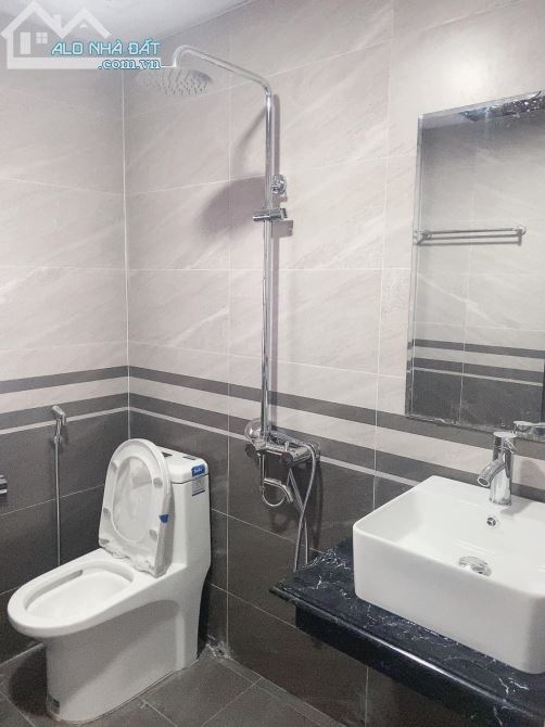 chính chủ cần bán gấp nhà ô tô đỗ cửa phan đình giót hà đông 40m2 giá 4.85 tỷ . - 2