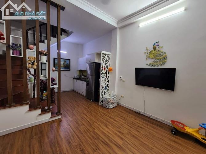 chủ cần bán gấp nhà phân lô,ô tô vào nhà nguyễn khuến hà đông 38m2 giá 8.6 tỷ . - 4