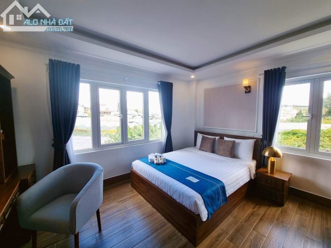 Chính chủ gởi bán khách sạn mặt tiền Xô Viết Nghệ Tĩnh,phường 7,tp Đà Lạt.389,92m2 36phong - 7