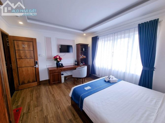 Chính chủ gởi bán khách sạn mặt tiền Xô Viết Nghệ Tĩnh,phường 7,tp Đà Lạt.389,92m2 36phong - 8