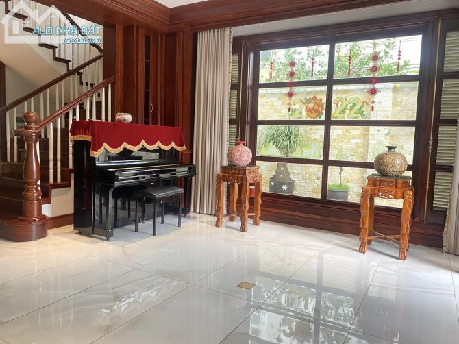 BÁN BIỆT THỰ KHU VIP NHẤT CIPUTRA 300M2 - ĐẲNG CẤP THƯỢNG LƯU - 4 TẦNG THANG MÁY - 5