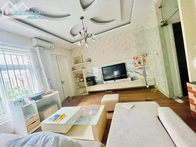 Siêu Hiếm Phân Lô Ngõ 61 Lạc Trung 63M2 4T MT5M Ô Tô Tránh Hai Thoáng Giá 12.5 Tỷ - 1
