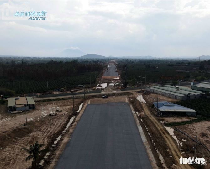 Bán mảnh vườn Lô 2 đường dẫn Hàm Kiệm-Tiến Thành về dự án NoVaWorld Phan Thiêt - 1