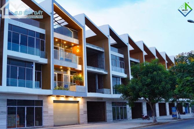 Bán Shophouse 4 tầng 3 mặc tiền bên bờ sông Hàn Đà Nẵng giá quá sậm hầm . - 1