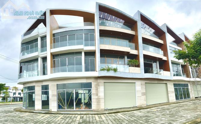 Bán Shophouse 4 tầng 3 mặc tiền bên bờ sông Hàn Đà Nẵng giá quá sậm hầm . - 2