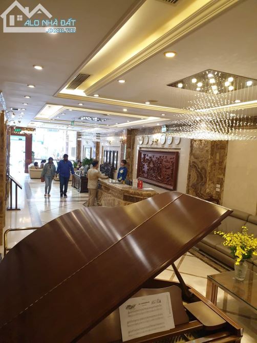 KHÁCH SẠN - HOÀN KIẾM  - VỊ TRÍ ĐẸP NHẤT PHỐ Ô TÔ DỪNG ĐỖ 98m 7 tầng mt 5m chỉ 61 tỷ.