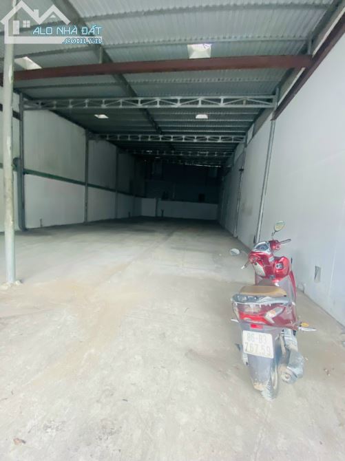 Cho thuê xưởng 300m Vòng xoay An phú giáp Dĩ An đường container - 1