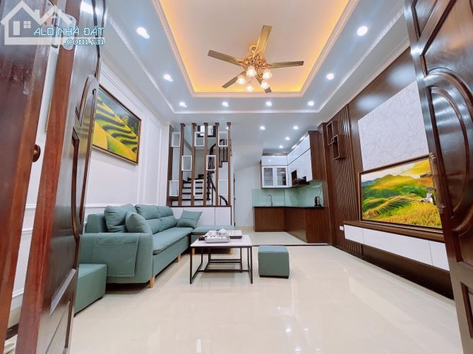 Bán 136 Cầu Diễn,Từ Liêm mới, nông, gần phố, an sinh đỉnh,34m*5T*giá bán 5.xtỷ(TL)