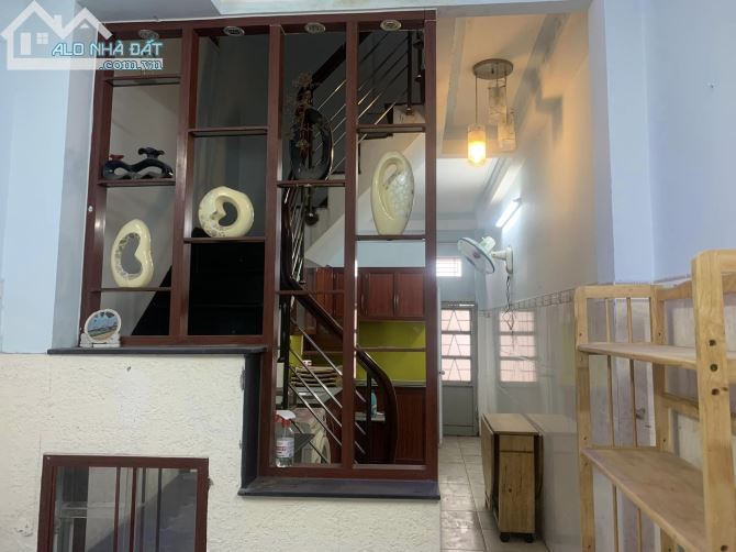 Bán nhà gấp NGUYỄN THỊ MINH KHAI -Quận 3