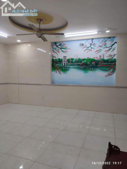 Cho thuê nhà mặt tiền đường 30m KDC Khang Điền - Gia Hoà - 1