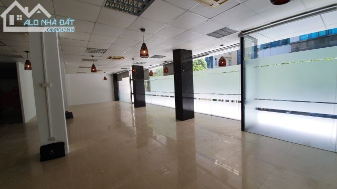 Cho thuê văn phòng toà AD Building - Duy Tân. DT 200m2 giá chỉ 190.000đ/m2. Bàn giao ngay - 1