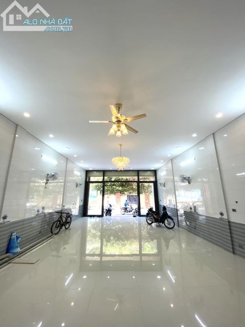 BÁN TÒA NHÀ VĂN PHÒNG 9 TẦNG 240M – HOÀNG CẦU – ĐỐNG ĐA - OTO TRÁNH, VỈA HÈ - TẦNG HẦM - 1