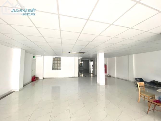 BÁN TÒA NHÀ VĂN PHÒNG 9 TẦNG 240M – HOÀNG CẦU – ĐỐNG ĐA - OTO TRÁNH, VỈA HÈ - TẦNG HẦM - 2