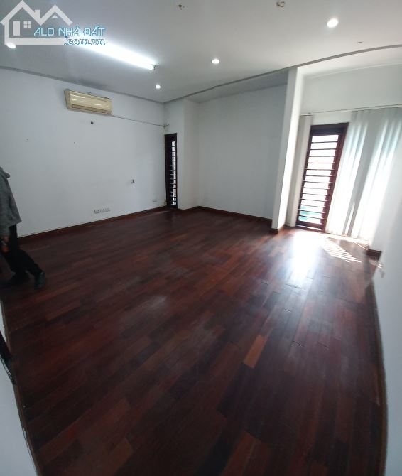 Cho Thuê Văn Phòng Khuất Duy Tiến DT 40M2 m2 Gía 5.5tr/th - 1