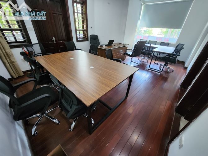 Cho thuê Biệt thự nguyên căn làm văn phòng tại Nguyễn Cơ Thạch , Diện tích 95m2 x 4 tầng - 5