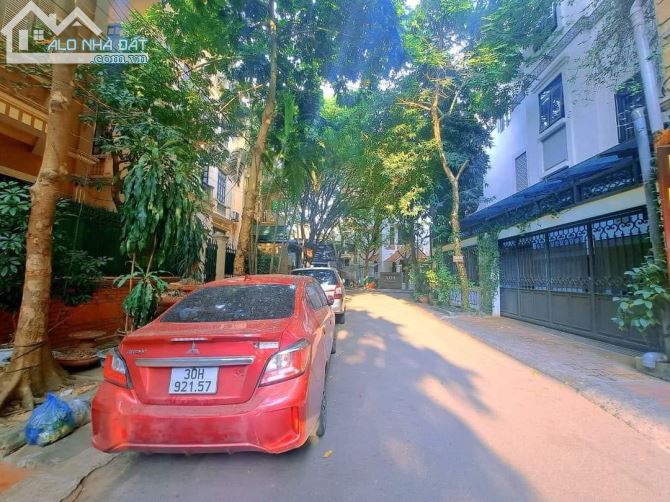 Bán Nhà Phố Nguyễn Thị Định 55m2*5 Ở Ngay Vỉa Hè Ô Tô Kinh Doanh Giá 17.9 Tỷ.