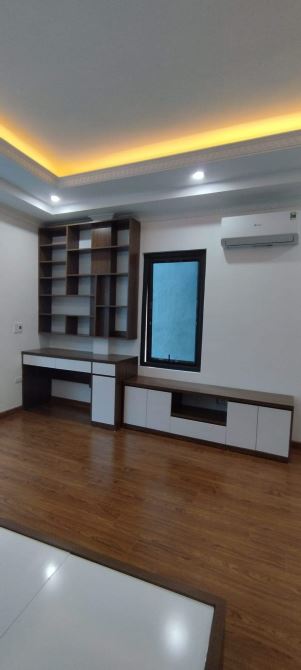 Bán nhà đẹp Văn Tiến Dũng, Từ Liêm, mới, nông, gần phố,bãi oto gần, 35m*5Tmt4.*chỉ 5.x tỷ