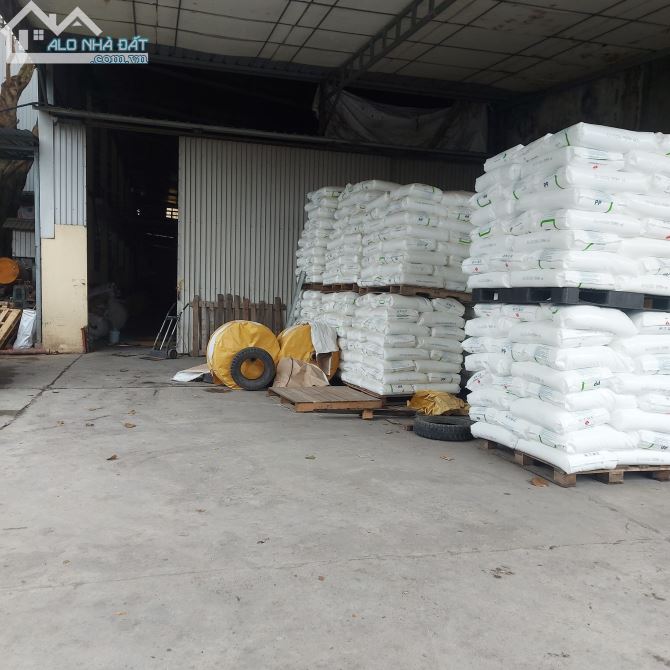 Hiếm!!! Bán Nhà Xưởng Thanh Trì,Hà Nội 3.335m xây 2 tầng mặt tiền 21m đường 3 oto tránh nh