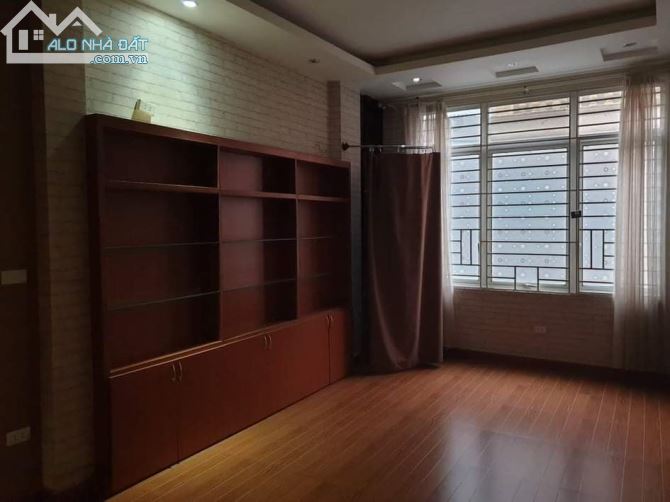 CHÍNH CHỦ BÁN GẤP ĐẤT VÀNG PHÂN LÔ NGÕ 95 HOÀNG CẦU-DT72m2 MẶT TIỀN RỘNG - 1