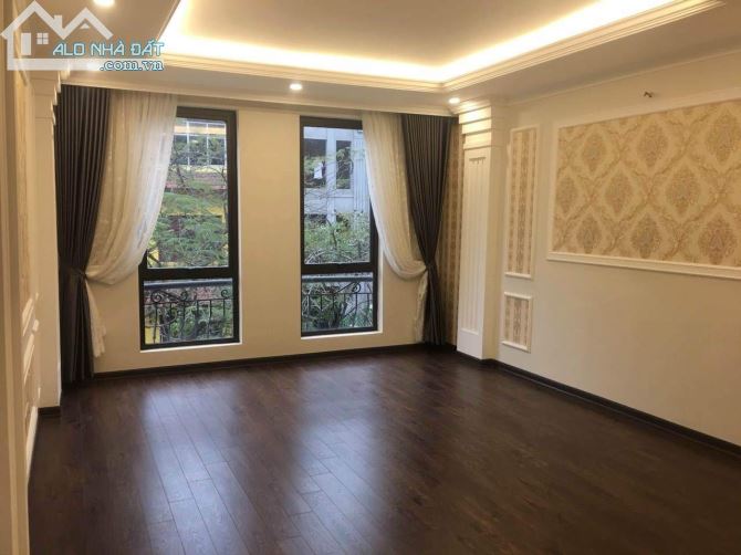 BÁN TRƯỚC TẾT GIÁ NÀO CŨNG BÁN - NGUYÊN HỒNG - ÔTÔ VỈA HÈ KD 600tr/ năm - 6 TẦNG THANG MÁY - 3