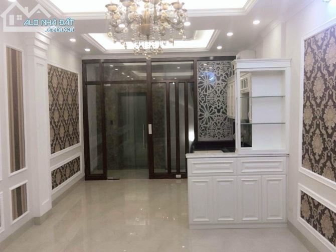 BÁN TRƯỚC TẾT GIÁ NÀO CŨNG BÁN - NGUYÊN HỒNG - ÔTÔ VỈA HÈ KD 600tr/ năm - 6 TẦNG THANG MÁY - 5