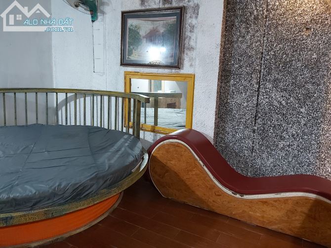Khách sạn 22 phòng, doanh thu 100 triệu mỗi tháng, chủ bán định cư, DT 300 m2 Thổ cư - 2