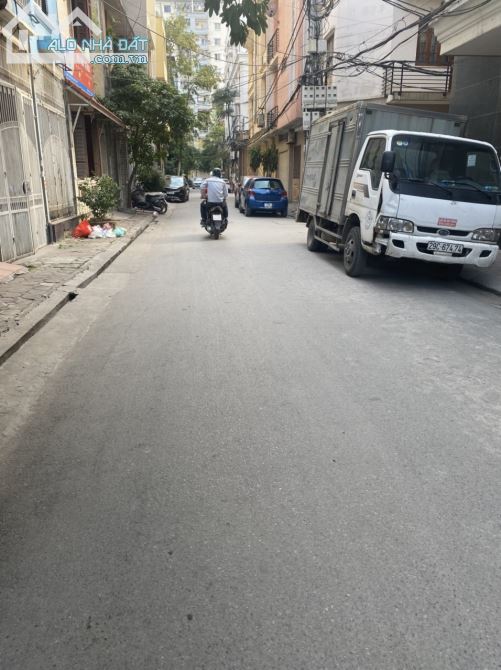 Cần cho Thuê nhà Nguyễn Xiển, diện tích 70m, 4t, 25 tr/th. lô góc,ô tô dừng đỗ ngày đêm - 1