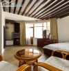 Cho thuê khách sạn 42 phòng, Khu Thùy Vân, cách biển 100m.