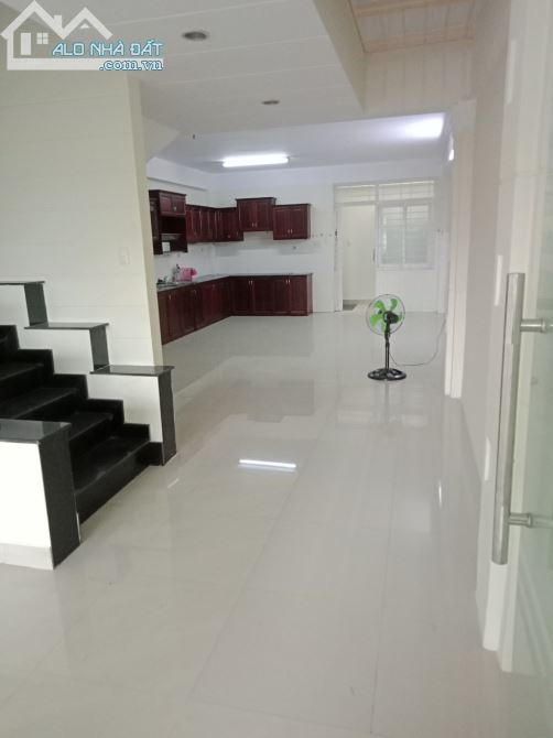 Bán nhà Chọ Bình Khánh, P An Khánh dt 6x15 , 1 h, 1 T, 3l Giá 18 tỷ