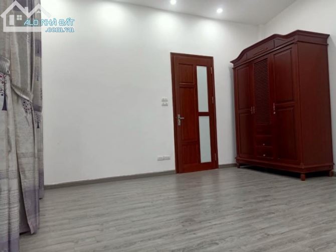 BÁN  NHÀ PHÂN LÔ Ô ,TÔ ĐỖ CỬA TẠI HOÀNG VĂN THÁI THANH XUÂN 43M2 GIÁ 8.15TỶ - 4