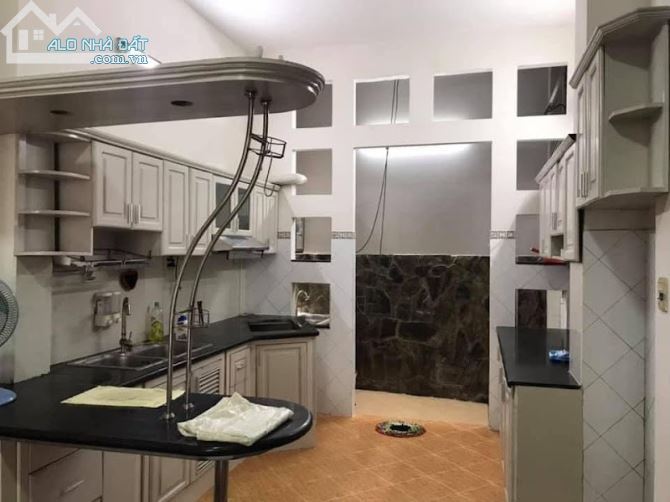 Bán gấp nhà Phú Nhuận, giá chỉ 14.5 tỷ, 4 tầng HXH, kinh doanh tốt. - 1