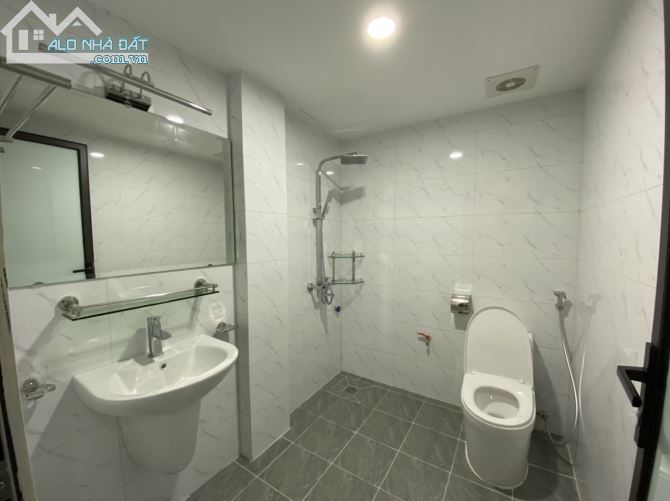 Cho thuê chung cư mini đủ đồ thang bộ phố Trần Khát Chân 30m 5 triệu - 3