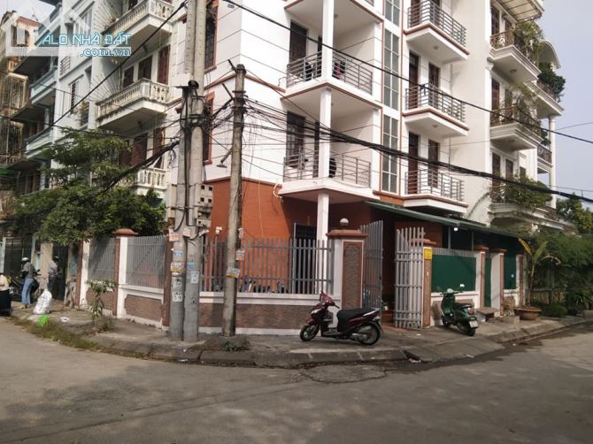 Liền kề phân lô Nguyễn Khánh Toàn, Cầu giấy. Thang máy, 140m2 giá 19.5 tỷ