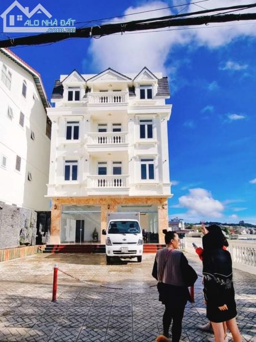 Chính chủ gởi bán khách sạn mặt tiền Xô Viết Nghệ Tĩnh,phường 7,tp Đà Lạt.389,92m2 36phong - 1