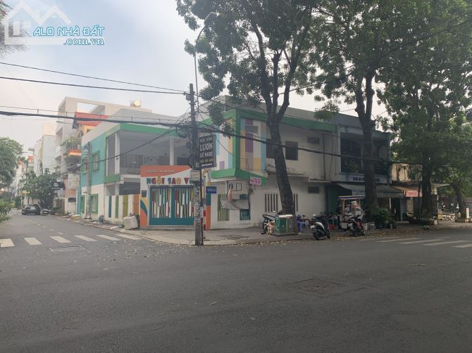 Bán nhà góc hai mặt tiền đường 65 rộng 25m trong khu dân cư Tân Quy Đông p.Tân Phong
