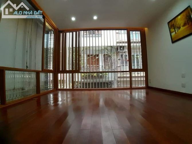 chủ cần bán nhà Nguyễn An Ninh, Hoàng Mai ô tô tránh đường nhựa 60m2 x 4 tầng