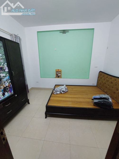 Ngõ rộng lô góc gần phố cầu giấy, ba đình, hà nội