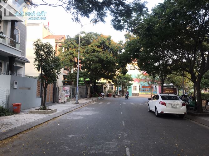 Bán Đất đường Đào Trinh Nhất, Phường linh Tây,Thủ Đức.180 m2, giá: 15.5 tỷ