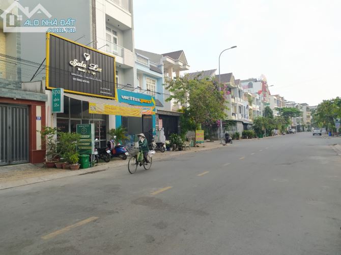 Bán nhà mặt tiền 494, Phường Tăng Nhơn Phú A, Quận 9 , 105m2 giá: 11.5 tỷ