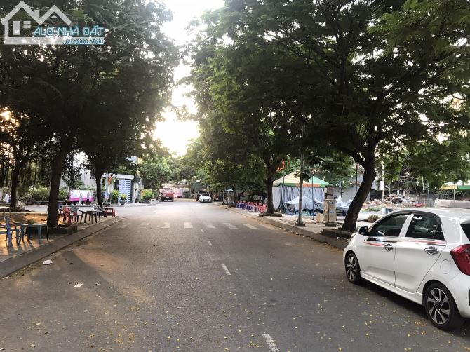 Bán Đất đường Đào Trinh Nhất, Phường linh Tây,Thủ Đức.180 m2, giá: 15.5 tỷ - 3