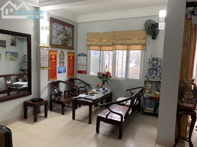 Mặt phố, vỉa hè rộng kinh doanh đỉnh, Cát Linh, Đống Đa, Hà Nội - 1